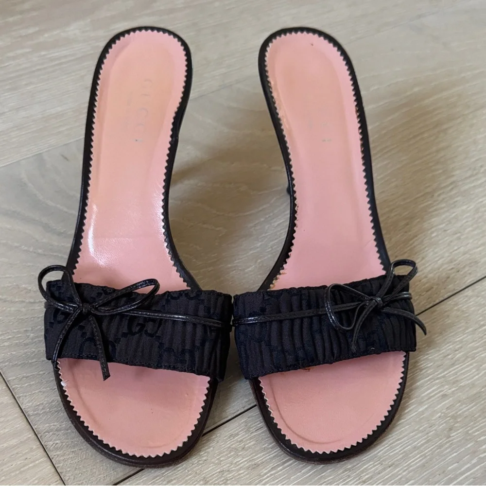 Gucci Brown Slide Sandals with Bow Detail - Picture 2 of 10